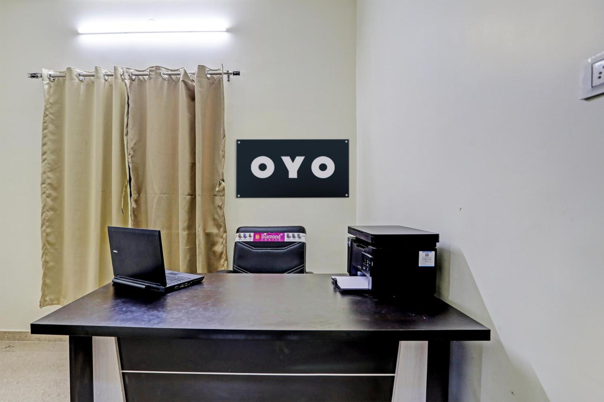 Hotel O P S Nagpur Esterno foto