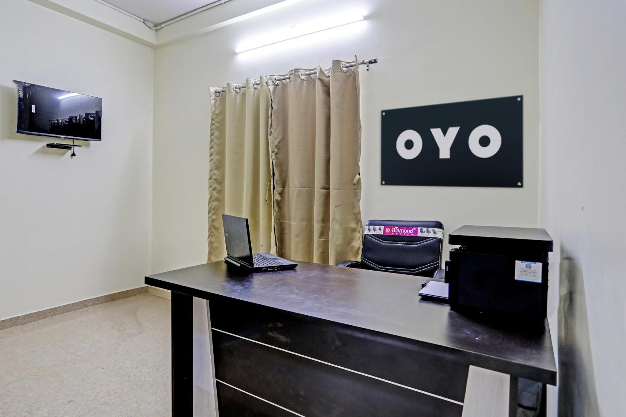 Hotel O P S Nagpur Esterno foto