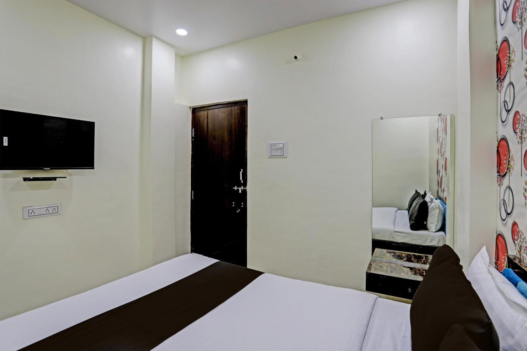 Hotel O P S Nagpur Esterno foto